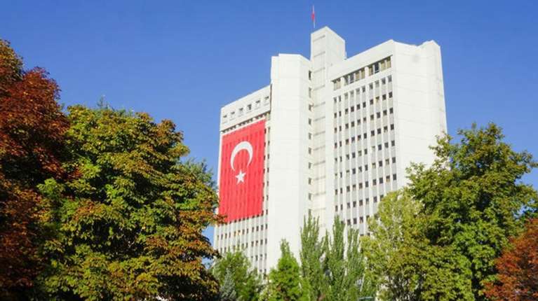 Επιμένει στις απειλές η Τουρκία: Νέα ανακοίνωση για την αποστρατιωτικοποίηση των νησιών και το καλώδιο με την Κύπρο