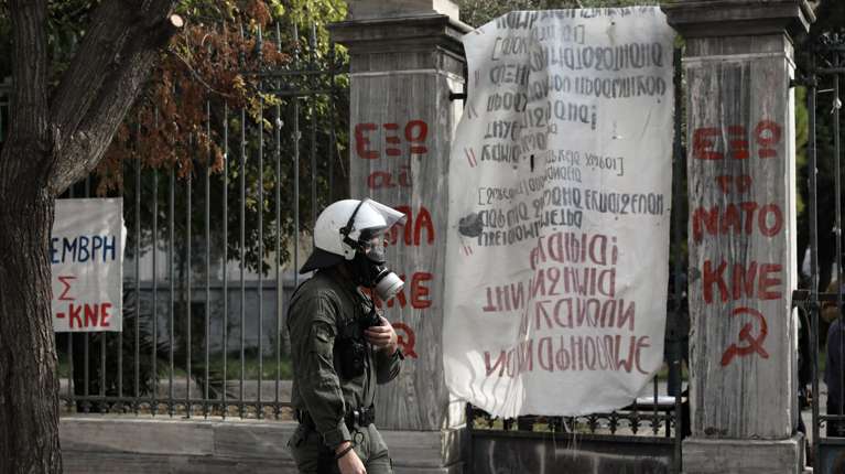 Πολυτεχνείο: 20 προσαγωγές ατόμων που επιχείρησαν να μπουν στον χώρο εκδήλωσης με τον Κ. Τασούλα