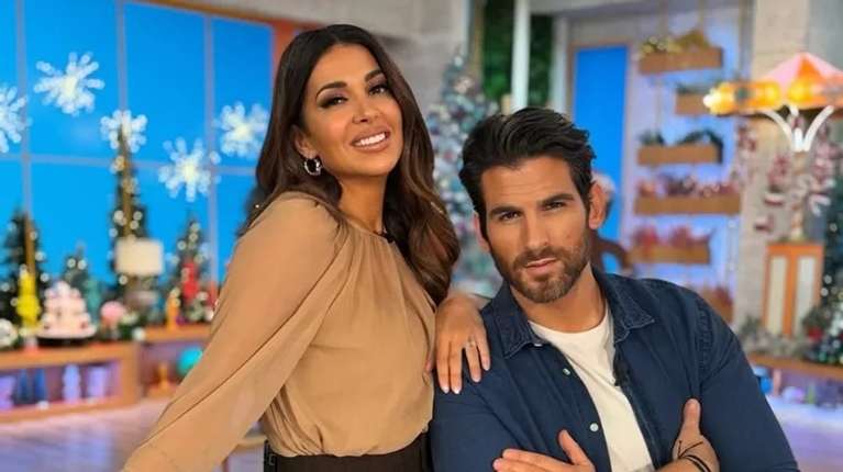Το cute συνολάκι της "έκλεψε" την παράσταση: Η κόρη της Ελένης Χατζίδου είναι fashion icon