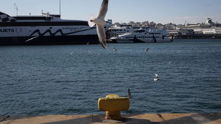Προβλήματα στα δρομολόγια από την κακοκαιρία - Απαγορευτικό απόπλου σε Λαύριο και Ραφήνα