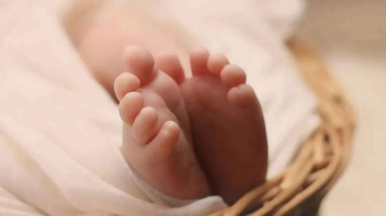 Χανιά: Στο νοσοκομείο βρέφος 17 ημερών με σοβαρά τραύματα - Συνελήφθη η 18χρονη μητέρα του