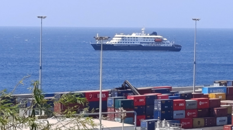 ΚΡΟΥΑΖΙΕΡΟΠΛΟΙΟ ΧΑΝΤΑΪΟΣ