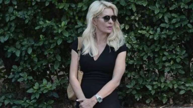 Η Ελένη Μενεγάκη αποχαιρετά τον Γιώργο Μαζωνάκη - Η συγκίνηση της παρουσιάστριας