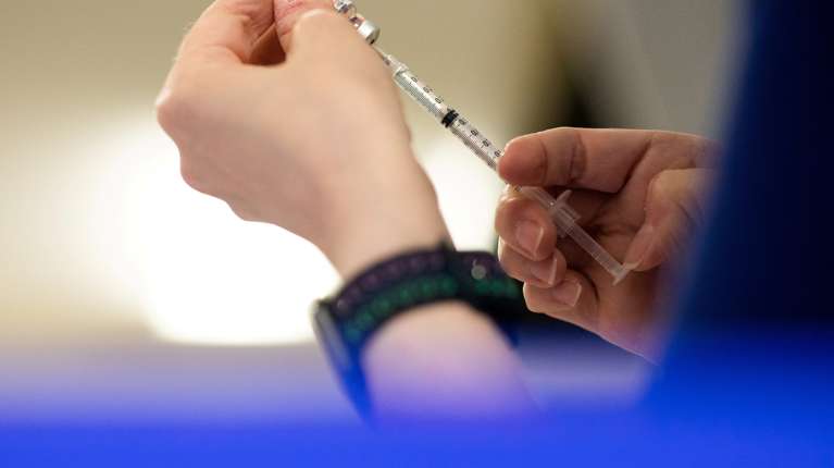 Ένα νέο εξατομικευμένο mRNA εμβόλιο εμπόδισε την επανεμφάνιση του καρκίνου του δέρματος σε ασθενείς