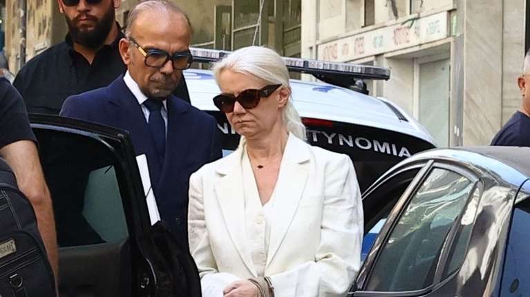 Μαζωνάκης: Η "μέθη" κλονίζει τη σχέση Γάκα - υπεράσπισης, βαρύ το κλίμα μεταξύ του ζευγαριού