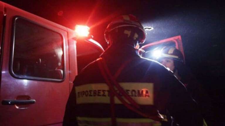 Μεταμεσονύχτια διάσωση σε γκρεμό της Πεντέλης - Δύο άνδρες έπεσαν σε απόκρημνο σημείο