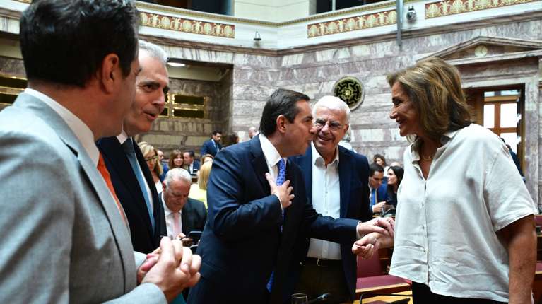Αναθεώρηση του Συντάγματος: Στην επόμενη Βουλή θα κριθεί η τύχη της - Η διαφοροποίηση από την Ντόρα Μπακογιάννη