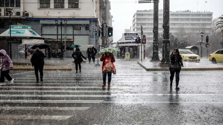Καιρός: Συναγερμός στη χώρα για επικίνδυνα φαινόμενα - Καταιγίδες και άνεμοι έως 9 μποφόρ, κόκκινη προειδοποίηση για Κρήτη