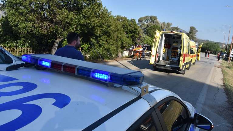 Μεσολόγγι: 14χρονος οδηγός μηχανής παρέσυρε μητέρα με τα ανήλικα παιδιά της και τους εγκατέλειψε