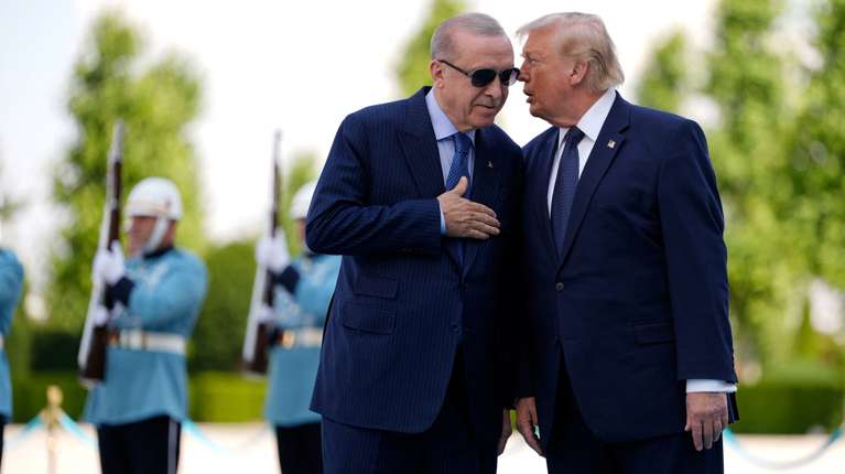 Τραμπ για άρση κυρώσεων στην Τουρκία: "Ο Ερντογάν είναι φίλος μου, πάντα θα τον ικανοποιώ"