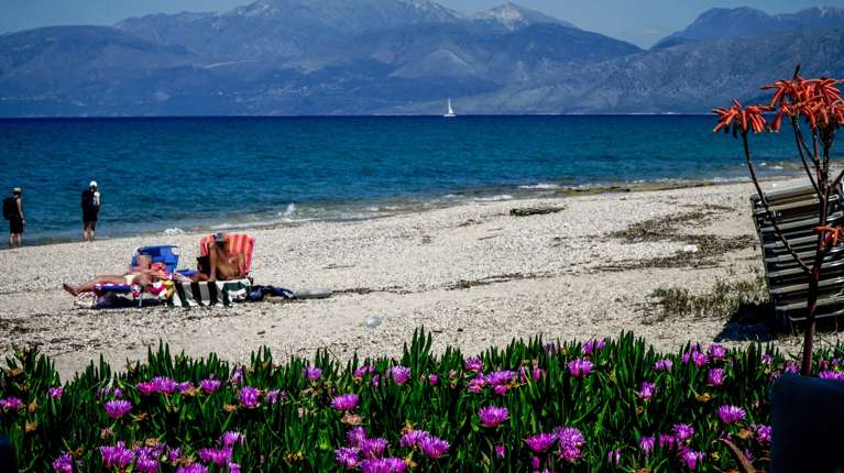 Συνεχίζεται το καλοκαιρινό διάλειμμα, ανεβαίνει κι άλλο η θερμοκρασία - Πότε χαλάει ξανά ο καιρός