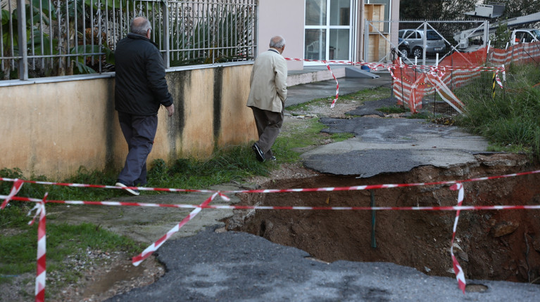 ΑΓΙΟΣ ΔΗΜΗΤΡΙΟΣ ΚΑΘΙΖΗΣΗ