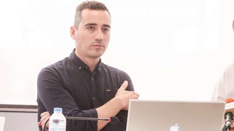 Ο Νυφούδης της ΕΛΑΣ εντόπισε την περιουσία του 1% των πλούσιων Ελλήνων στην... Παγκόσμια Βάση Δεδομένων [βίντεο]