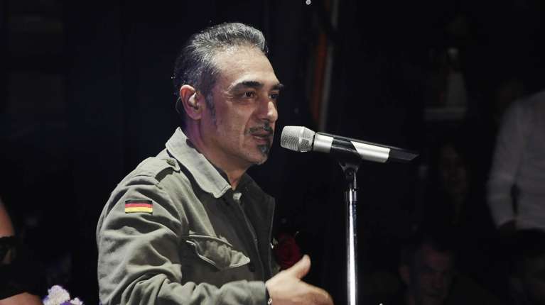 Νότης Σφακιανάκης: Γιατί άλλαξε τελευταία στιγμή η ημερομηνία κηδείας της αδελφής του