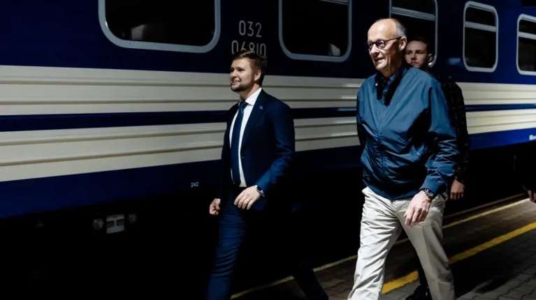 Ουκρανία: Ρωσικό χτύπημα σε γέφυρα του Κιέβου εν μέσω της επίσκεψης Μερτς