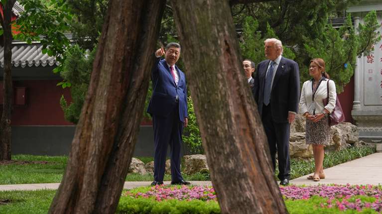 Σι - Τραμπ: Στο Κρεμλίνο της Κίνας - Η ξενάγηση στο "άβατο", το γεύμα με αστακό και οι 8 θέσεις για το Ιράν