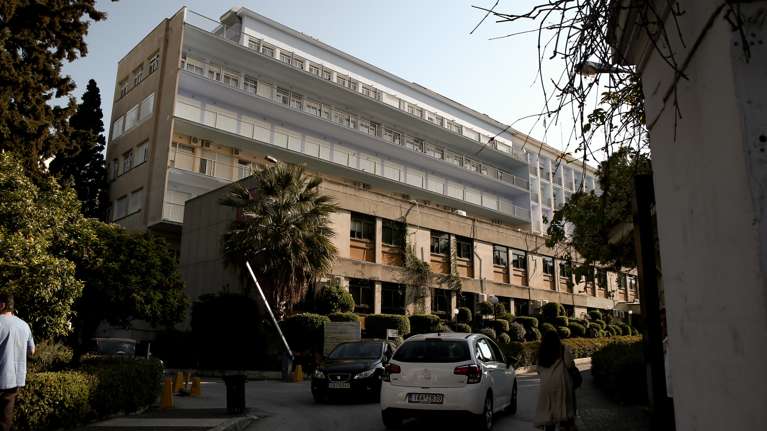Περιστέρι: Η 15χρονη Φωτεινή μεταφέρεται για εξετάσεις στο Νοσοκομείο Παίδων