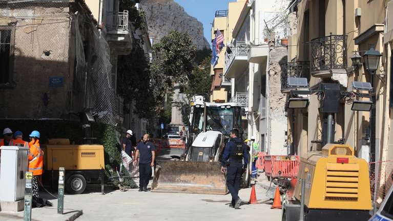 Πλάκα: Δεν είχε αναφερθεί οσμή αερίου πριν τη φονική έκρηξη - Τι εξετάζει η Πυροσβεστική