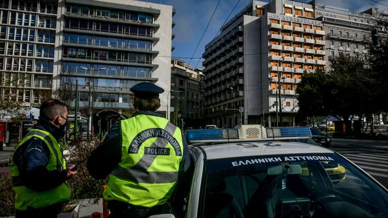 Συνελήφθη δημοσιογράφος σε έλεγχο αλκοτέστ στην Αττική Οδό - Έβρισε και απείλησε αστυνομικούς