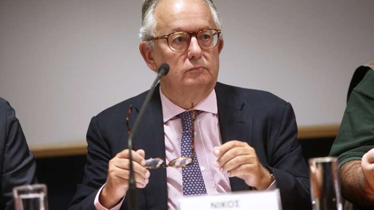 Αρθρο έκπληξη του Νίκου Αλιβιζάτου στην Καθημερινή: Γιατί είμαι υπέρ της αστυνομίας στα ΑΕΙ