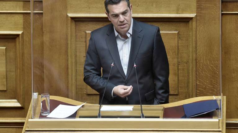 Επίθεση Τσίπρα στην κυβέρνηση: "Κάνετε το λιοντάρι στον γιατρό και την πάπια στον κλινικάρχη"