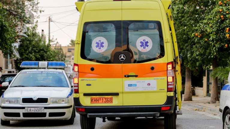 Ο τραυματιοφορέας του Ιπποκράτειου που αρνήθηκε τη βοήθεια σε ηλικιωμένο, η συγγνώμη του Αδωνι και το πρόβλημα του ΕΣΥ
