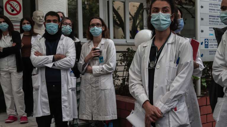 Κορονοϊός: Οι τελευταίες εξελίξεις για τα μονοκλωνικά αντισώματα στην Ελλάδα - Το "φάρμακο" που πήρε ο Τραμπ
