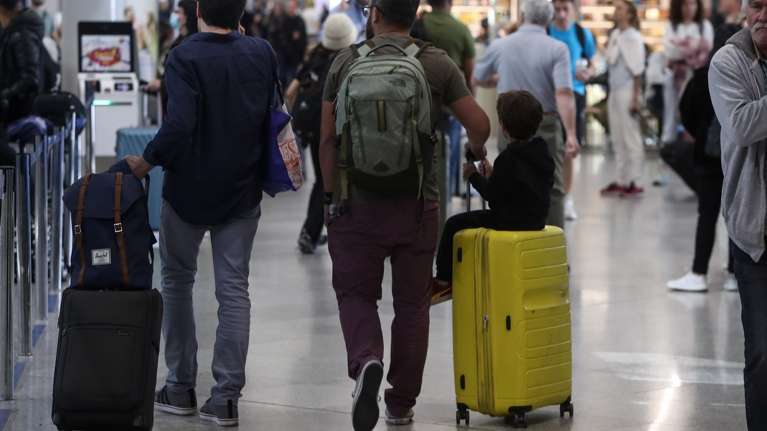 "Πέταξε" η κίνηση στα ελληνικά αεροδρόμια - Έρχεται ρεκόρ το 2024 - Πώς καταγράφεται η κίνηση
