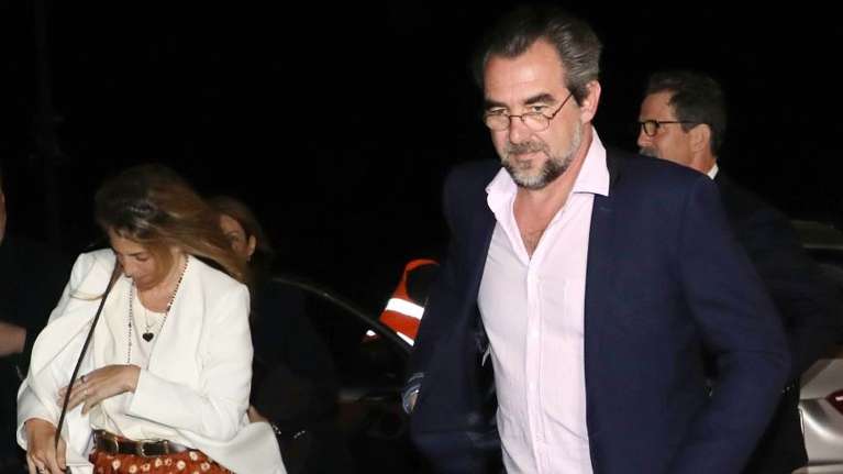 Νικόλαος Ντε Γκρες: Η πρώτη δημόσια εμφάνιση μετά από τις ήσυχες πασχαλινές διακοπές με τη Χρυσή Βαρδινογιάννη