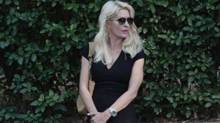 Η Ελένη Μενεγάκη αποχαιρετά τον Γιώργο Μαζωνάκη - Η συγκίνηση της παρουσιάστριας