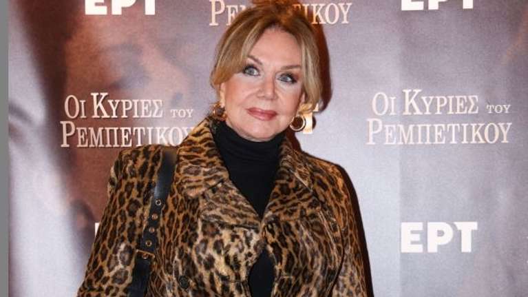 Αγάπη Πολίτη: Super chic σε εκδήλωση σε μουσείο στο Παγκράτι
