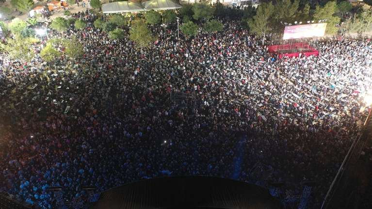 Λαοθάλασσα την πρώτη μέρα του Φεστιβάλ της ΚΝΕ - Με Παπακωνσταντίνου, Νταλάρα, Φαραντούρη [εικόνες - βίντεο]