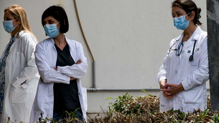 Σκάνδαλο σε νοσοκομείο της Αθήνας: Νοσηλεύτριες αρνήθηκαν να εμβολιαστούν και κόλλησαν κορονοϊό τους καρκινοπαθείς