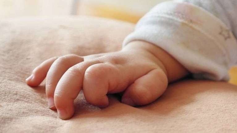Θάνατος βρέφους στο Ηράκλειο: Κακουργηματική δίωξη στον παππού - Πήρε προθεσμία για να απολογηθεί