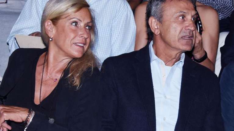 Γιώργος και Άννα Νταλάρα: Σε παραδοσιακό καφενείο στη Σύρο