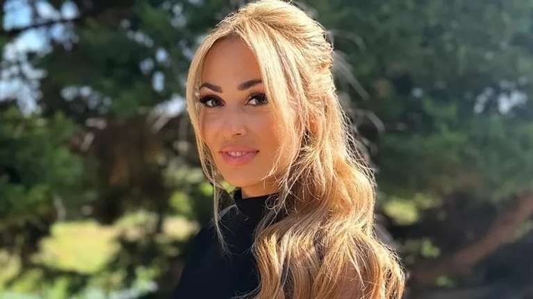 Ελένη Βουλγαράκη: Μάς δείχνει για πρώτη φορά το σαλόνι του νέου της σπιτιού στην Πορτογαλία