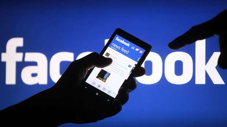 Facebook: Παραδέχτηκε ότι ενδέχεται παραβιάστηκαν οι λογαριασμοί σχεδόν 1 εκατ. χρηστών