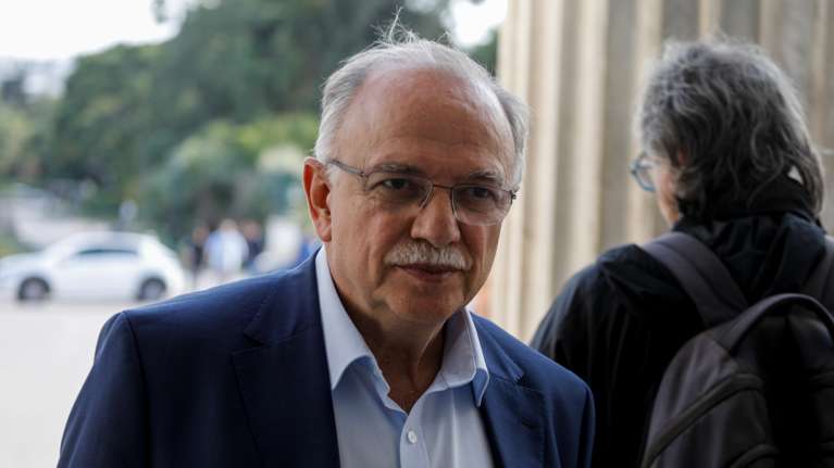 Χαστούκι προέδρου Επιτροπής PEGA σε Παπαδημούλη για τις υποκλοπές: "Να διαγράψετε το tweet και να ζητήσετε συγγνώμη"