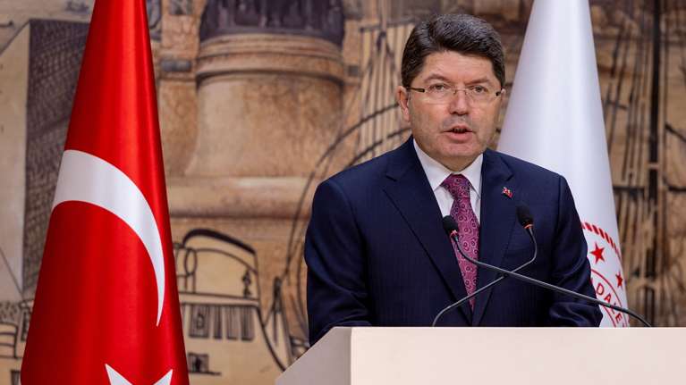 Τουρκία: "Η σύλληψη του Ιμάμογλου βασίστηκε σε αναφορές για αξιόποινες πράξεις - Περίπου 1.900 διαδηλωτές έχουν συλληφθεί"