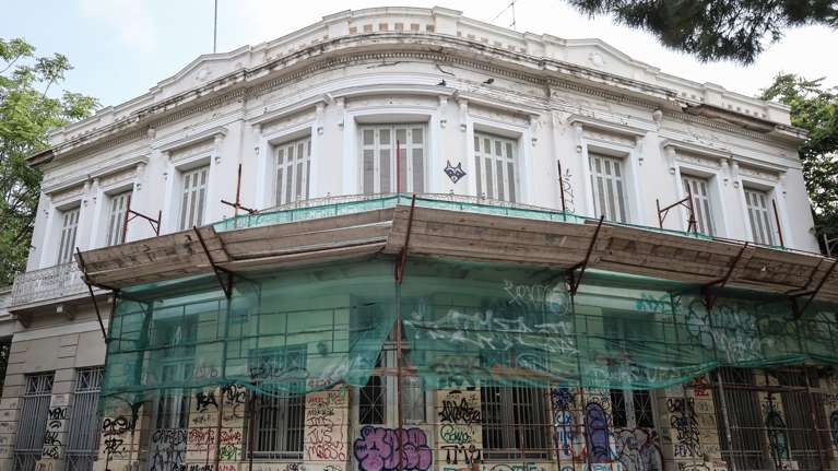 Λήγει σήμερα το τελεσίγραφο Μενδώνη για έξωση των αρχαιολόγων από το κτίριο της Ερμού - Συναυλία αλληλεγγύης απόψε