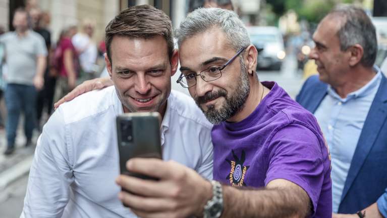 Το απολαυστικό βίντεο του Luben για τον Κασσελάκη: Το σόου στο Σύνταγμα, το αγαπημένο φαγητό και το διαβόητο παρκούρ