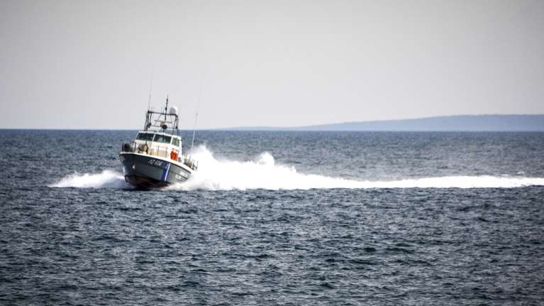 Βυθίστηκε φορτηγό πλοίο στο Μυρτώο Πέλαγος: Σώοι οι 16 ναυτικοί του πληρώματος
