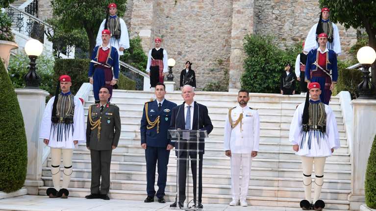 Ποιοι δεν θα πάνε στη δεξίωση του ΠτΔ για την επέτειο της Αποκατάστασης της Δημοκρατίας - Ποιοι δεν προσκλήθηκαν