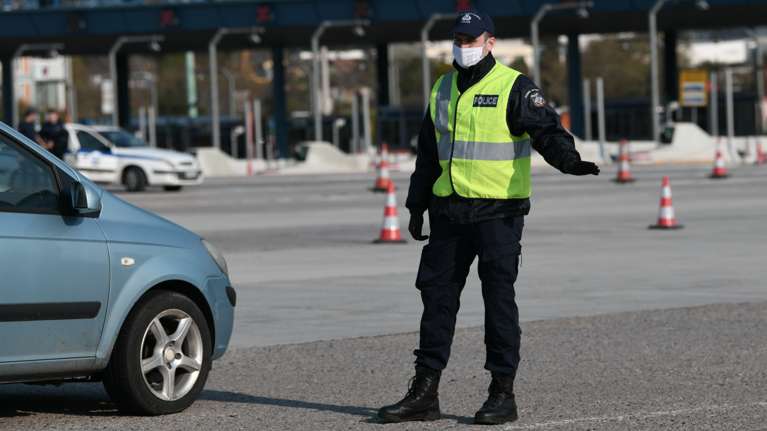 Πάσχα: Εκτακτα μέτρα απαγόρευσης μετακινήσεων- Στοπ στις γεωργικές εργασίες και στις επισκέψεις στα υποθηκοφυλακεία