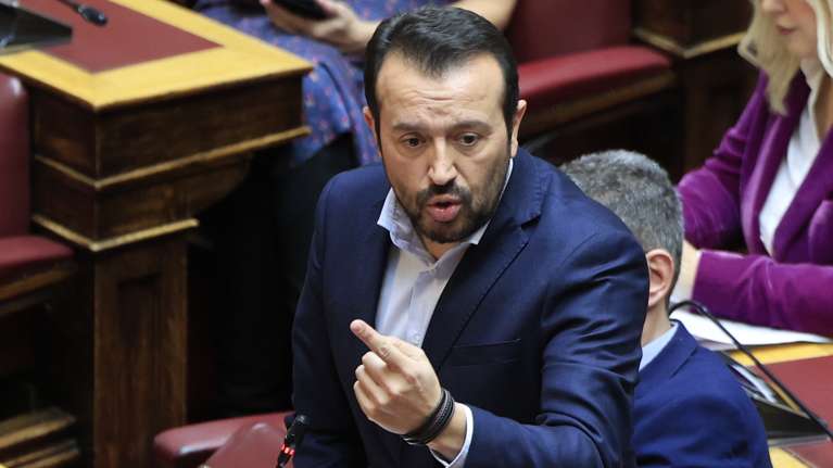 Παππάς κατά Ζαχαριάδη: Δεν ξέρω αν ασκεί τα καθήκοντά του -Πριν τη "θερινή ραστώνη" να έρθει η συμφωνία με τον Τσίπρα