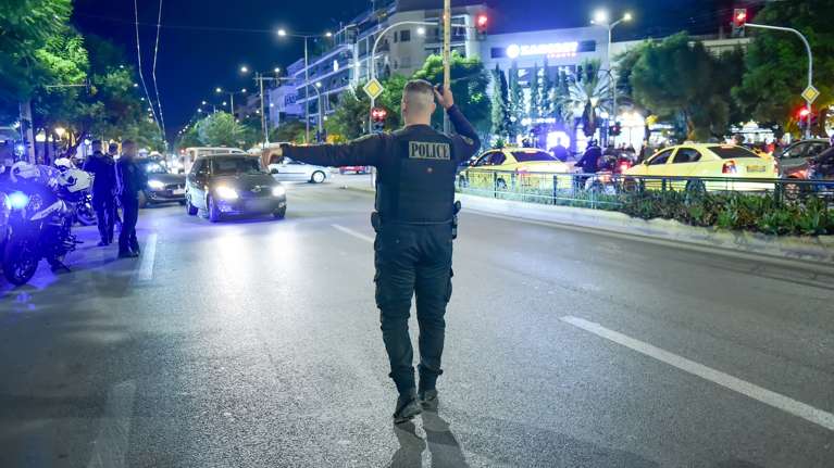 Χειροπέδες σε 20χρονο οδηγό που έτρεχε με 200 χλμ/ώρα στην Περιφερειακή Υμηττού