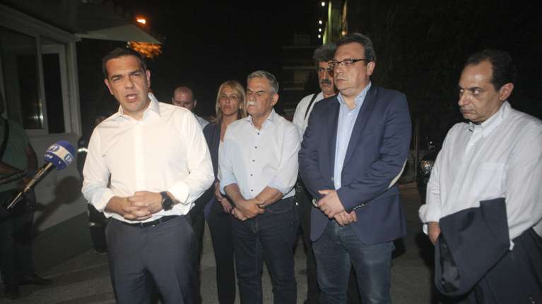 Φωτιά στο Μάτι - Αποκάλυψη "βόμβα": Η Πυροσβεστική ήξερε για νεκρούς πριν τη σύσκεψη με Τσίπρα